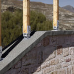 Kantelbare Paalhouder Thermisch verzinkt - vrije breedte 91 mm